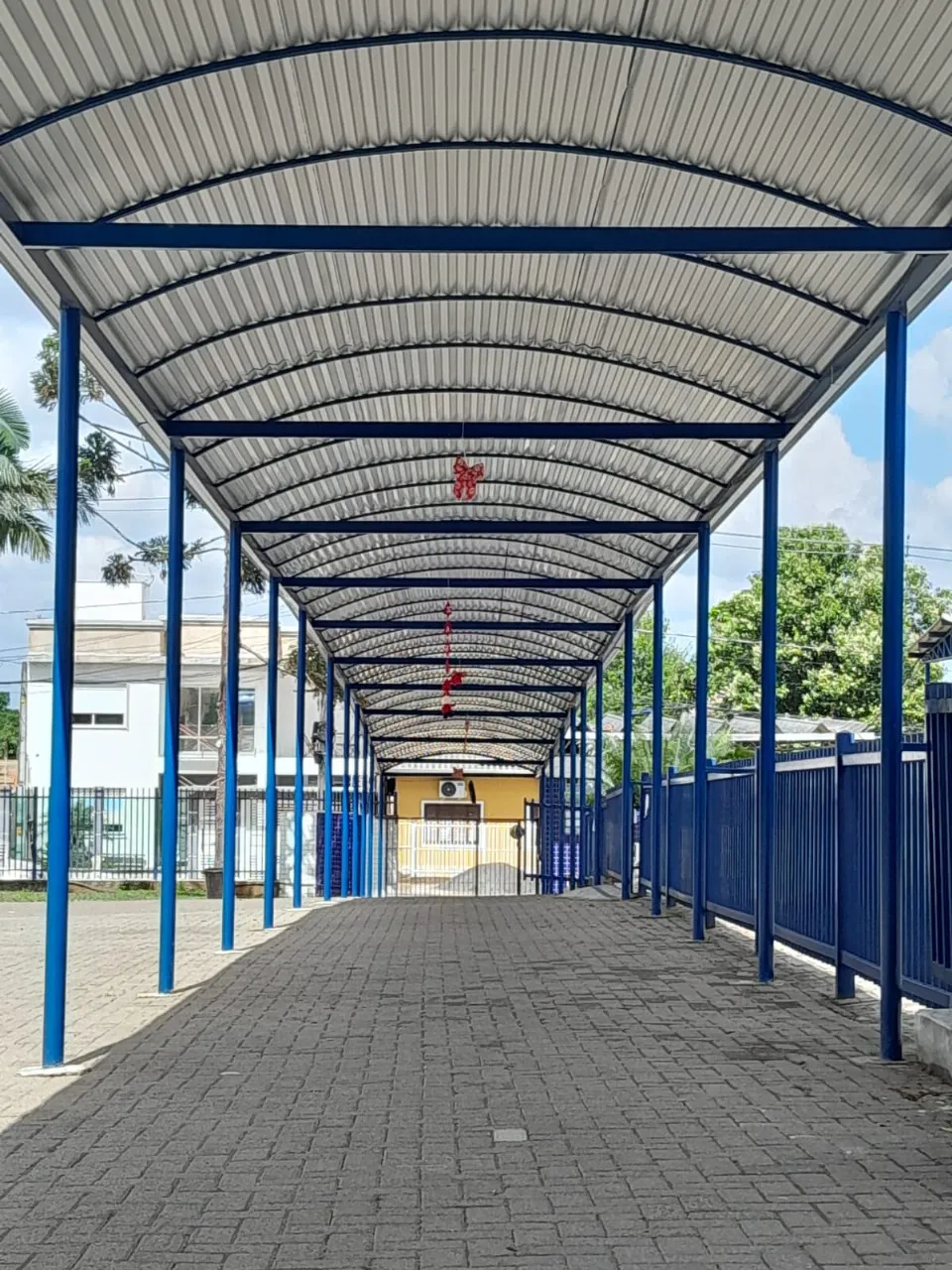 Toldo em Aluzinco com Estrutura em Aço Galvanizado