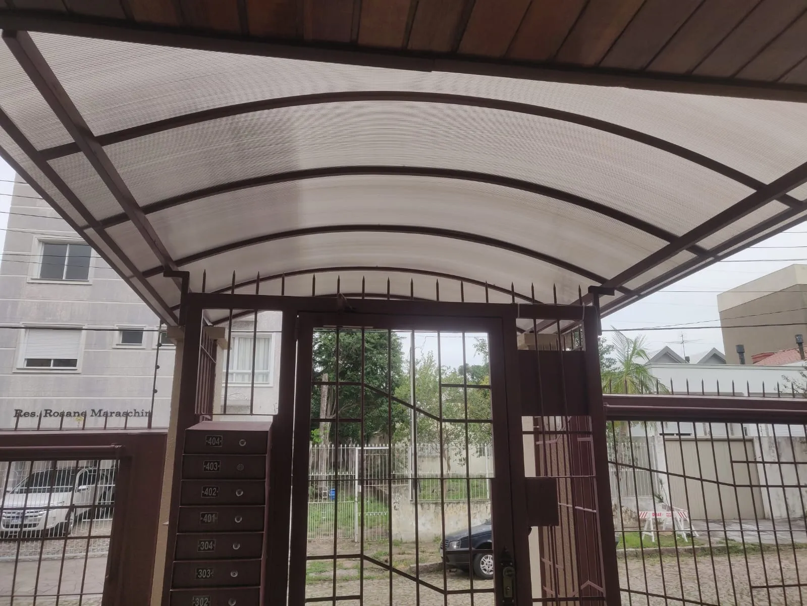 Toldo Fixo em Policarbonato Alveolar