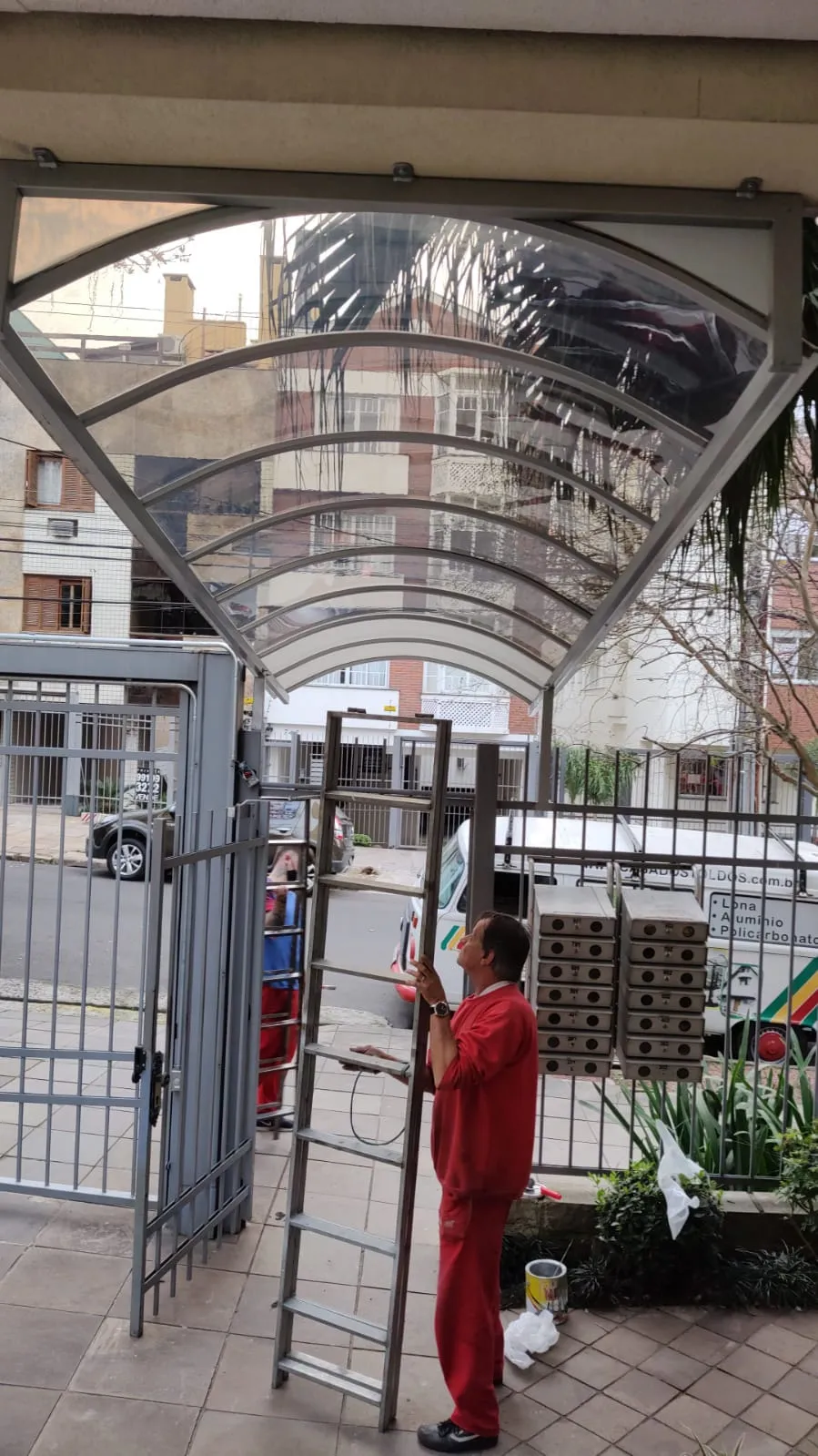 Toldo Fixo em Policarbonato Compacto